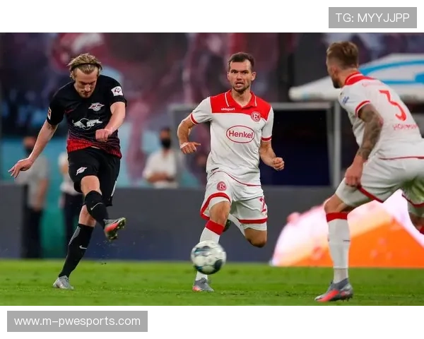 勒沃库森6-0横扫海登海姆，主场延续不败势头