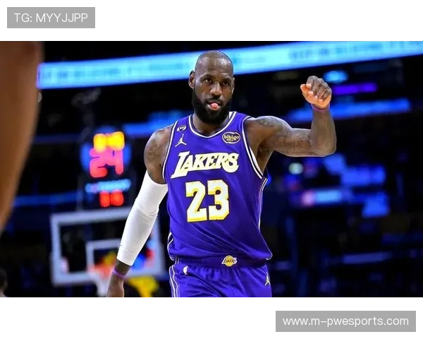 勒布朗·詹姆斯41岁45天砍28+10+12,创历史最年长三双纪录 勒布朗·詹姆斯41岁45天砍28+10+12,创历史最年长三双纪录